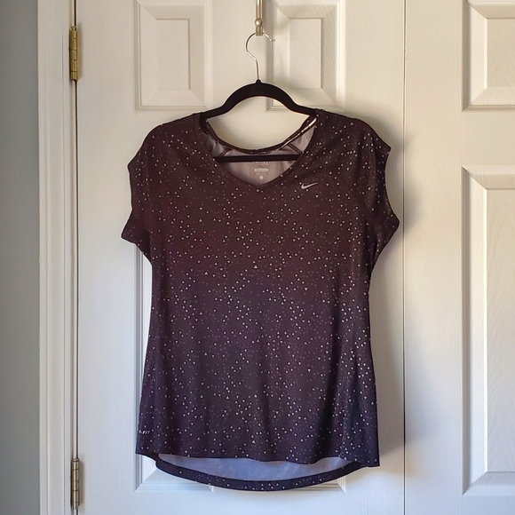 Nike Running Dri-Fit v-neck Tshirt. Black. Large. - Picture 1 of 8